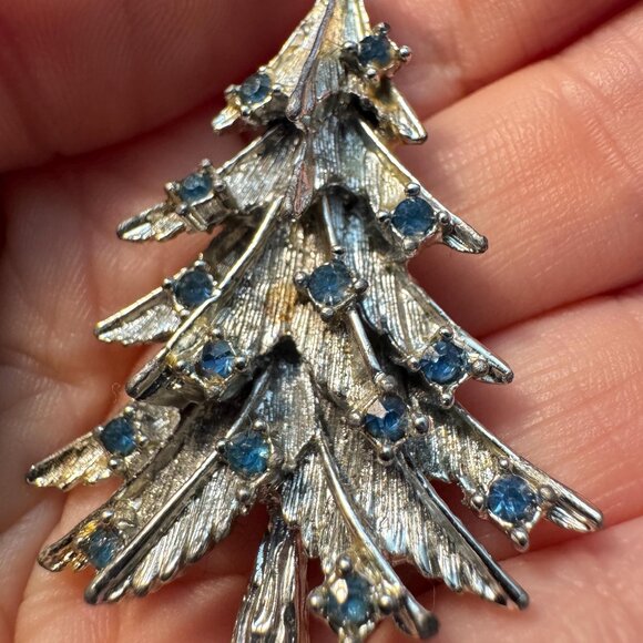 Vintage Silver Tone Christmas Tree Brooch Blue Rhinestones Holiday Pin - Picture 5 of 5